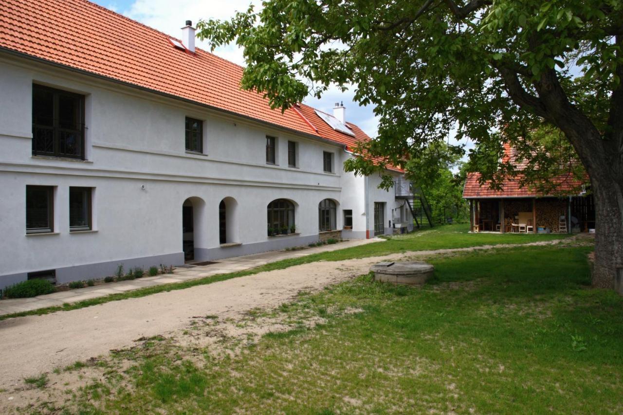 Ubytovani Na Statku Vedomice Exterior photo
